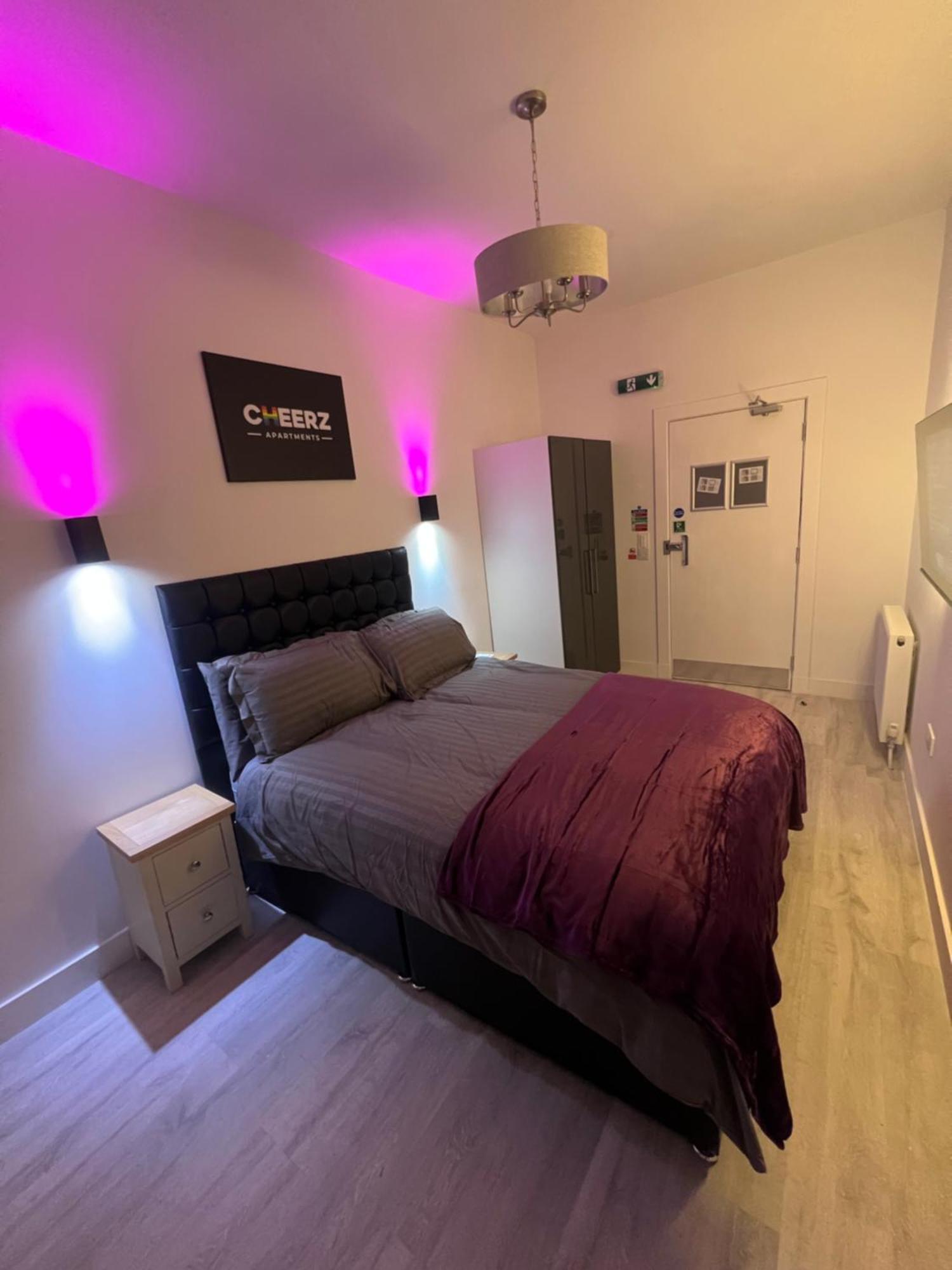 Cheerz Apartments Aberdeen Buitenkant foto